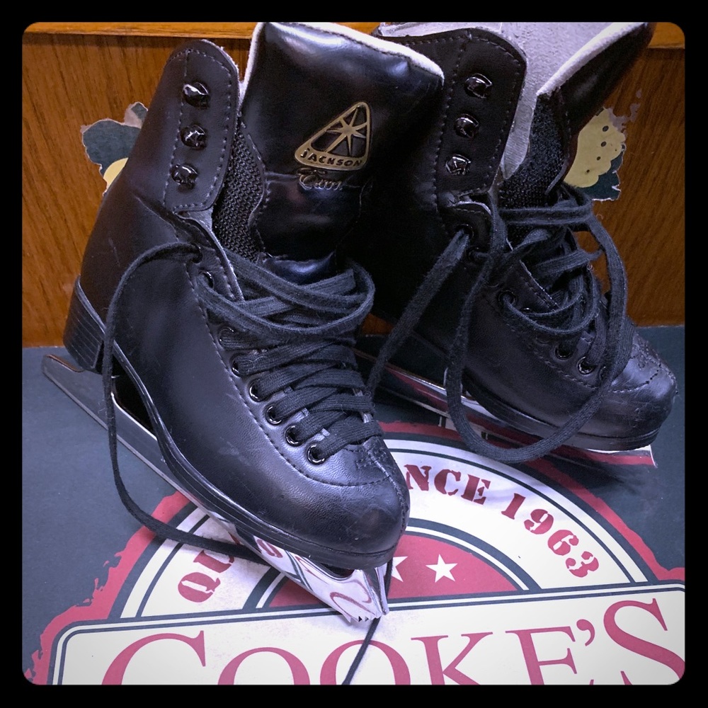 Ice skating shoes